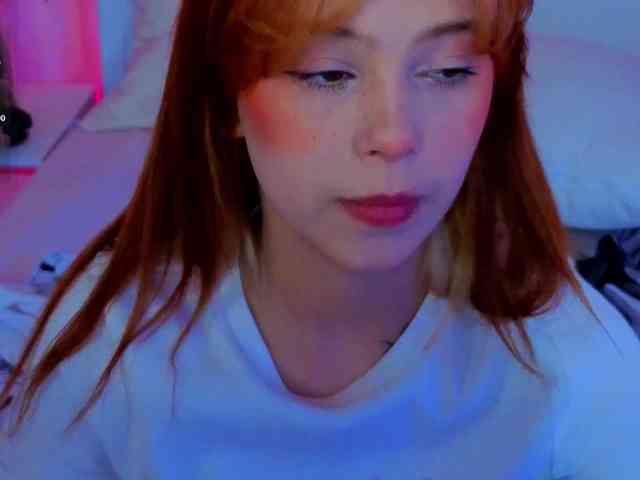 CoralineJones webcam