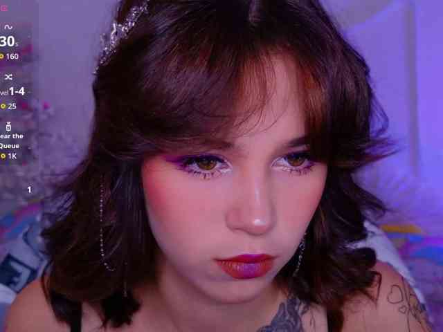 CoralineJones webcam