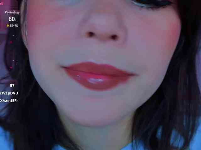 CoralineJones webcam