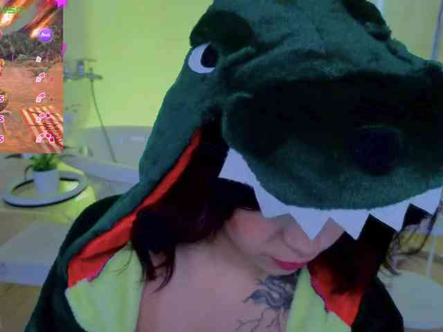 CoralineJones webcam