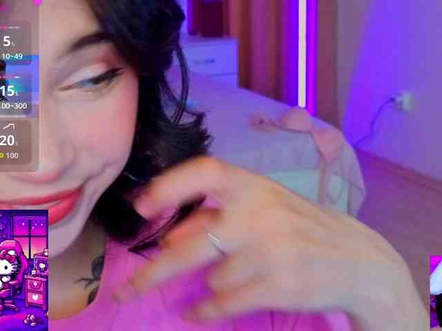 CoralineJones webcam