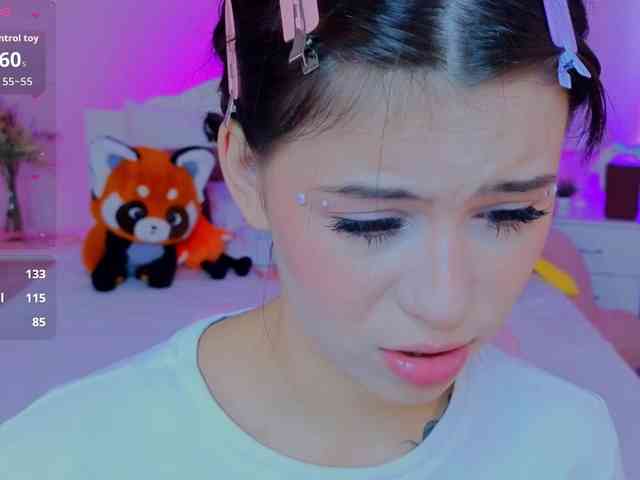 CoralineJones webcam
