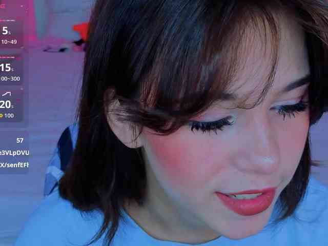 CoralineJones webcam
