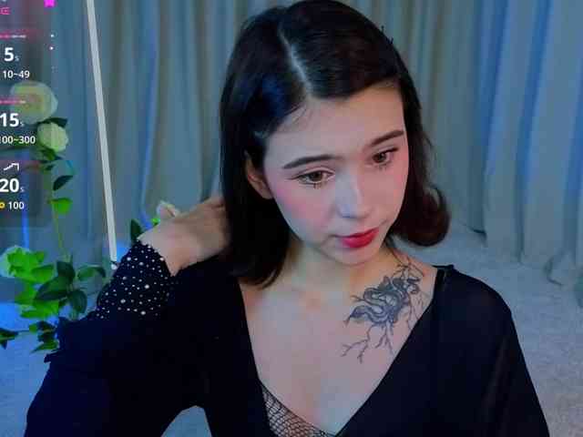 CoralineJones webcam