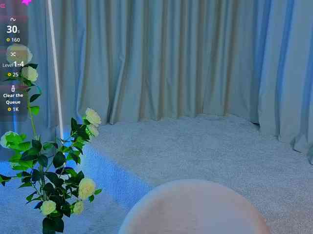CoralineJones webcam