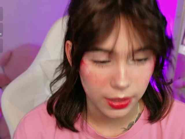 CoralineJones webcam