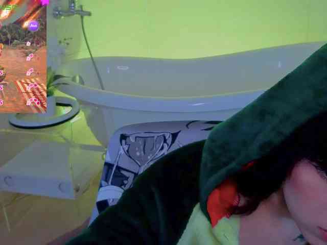 CoralineJones webcam