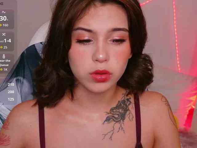 CoralineJones webcam