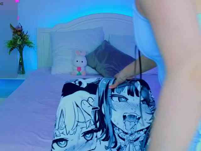 CoralineJones webcam