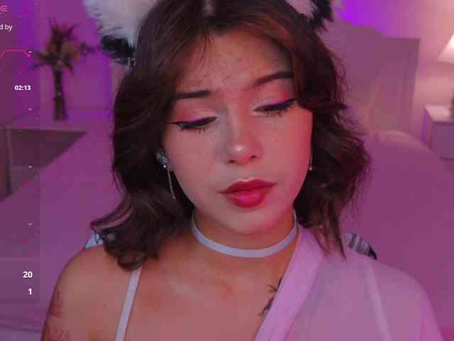 CoralineJones webcam