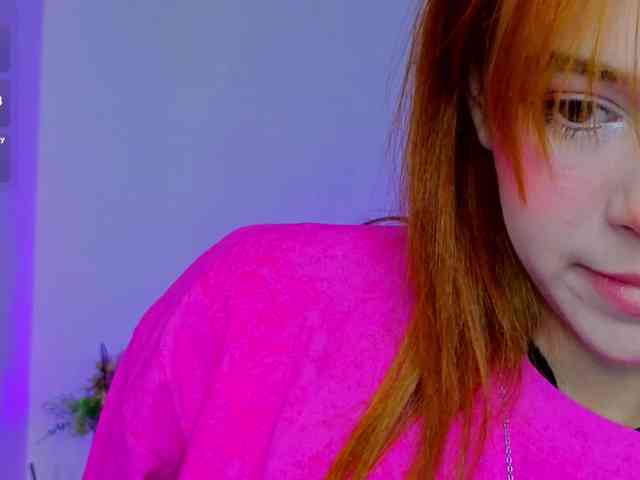 CoralineJones webcam