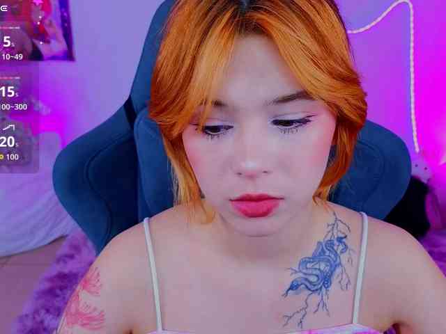 CoralineJones webcam