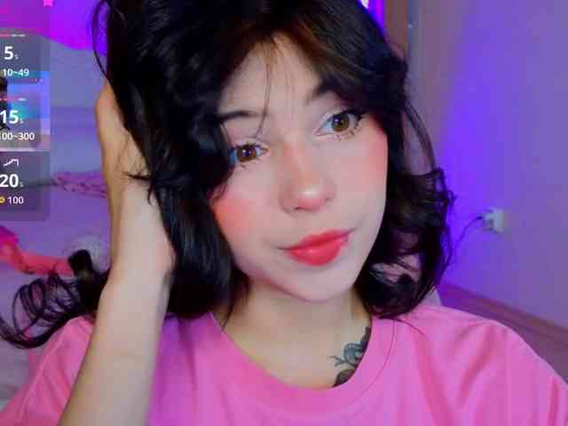 CoralineJones webcam
