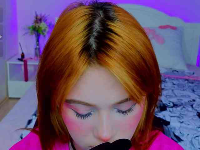 CoralineJones webcam