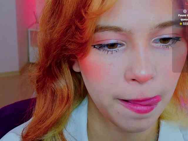 CoralineJones webcam