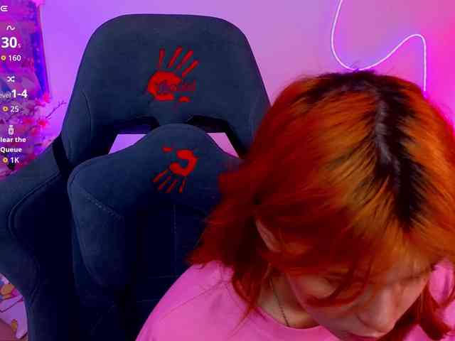 CoralineJones webcam