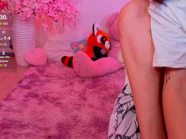 CoralineJones webcam