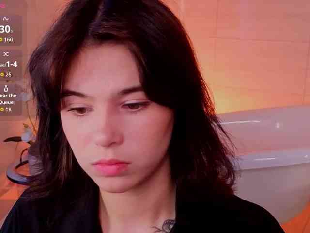 CoralineJones webcam