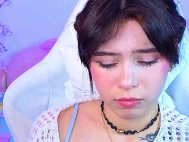 CoralineJones webcam