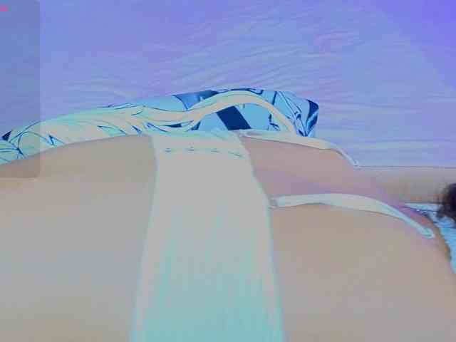 CoralineJones webcam