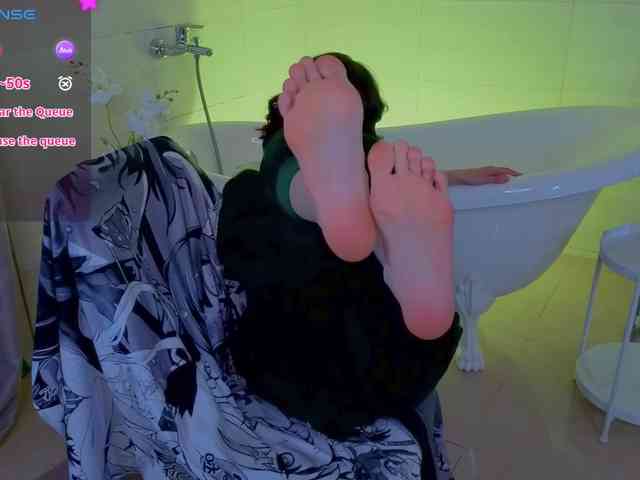 CoralineJones webcam