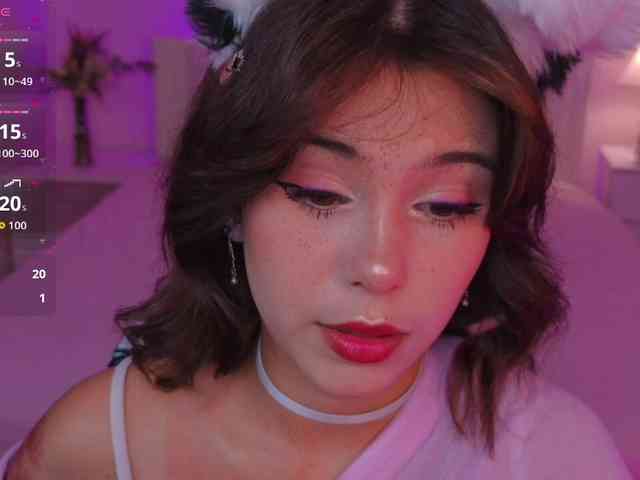 CoralineJones webcam