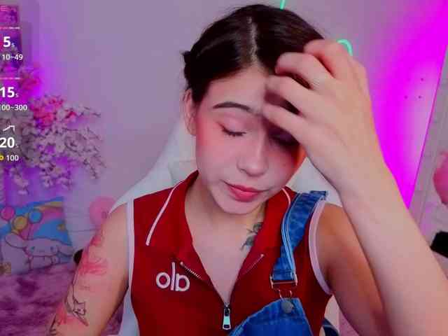 CoralineJones webcam