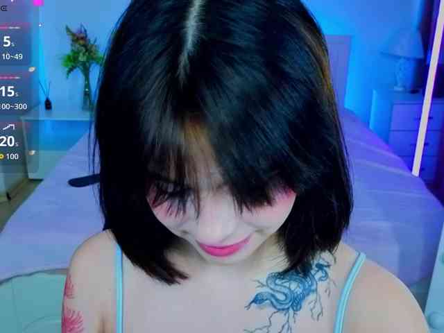 CoralineJones webcam