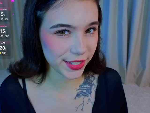 CoralineJones webcam