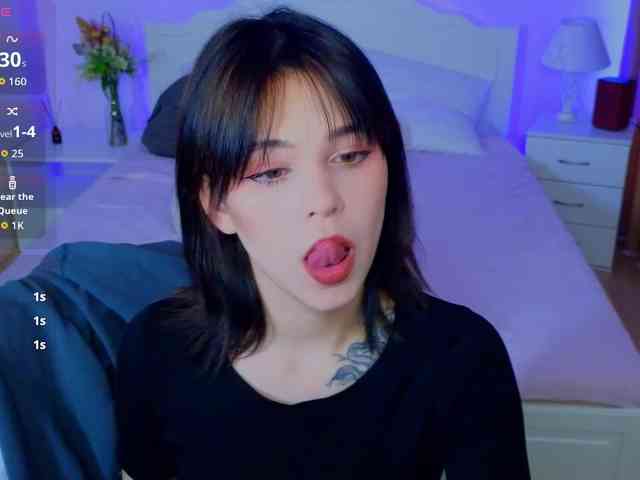 CoralineJones Live Webcam on BongaCams