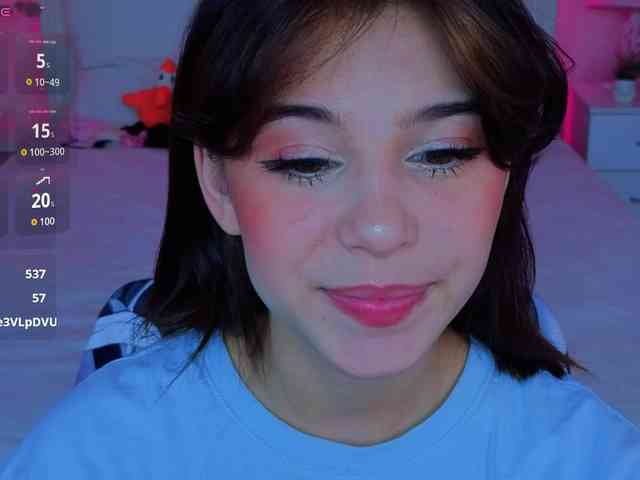 CoralineJones webcam