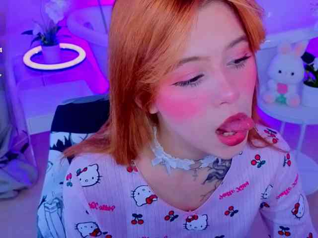 CoralineJones webcam