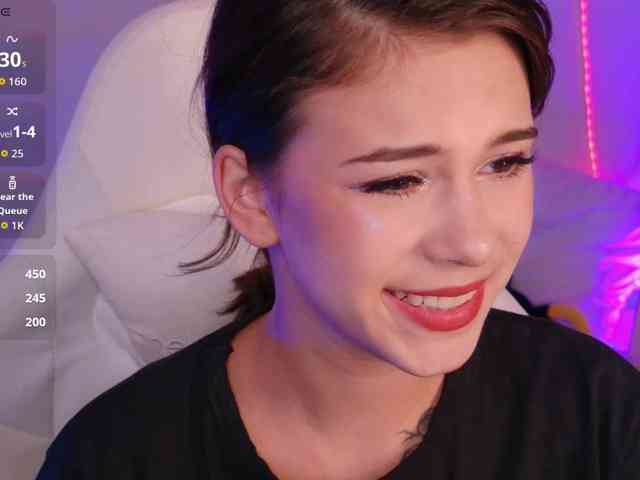 CoralineJones webcam