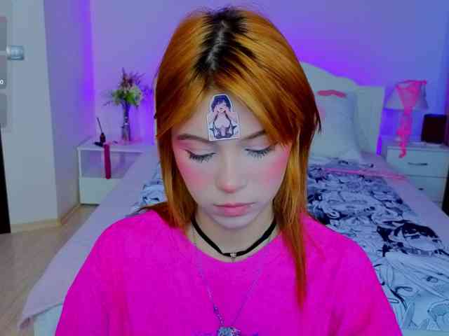 CoralineJones webcam