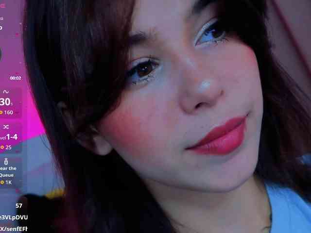 CoralineJones webcam