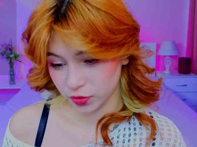 CoralineJones Live Webcam on BongaCams