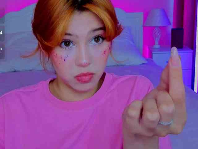 CoralineJones webcam