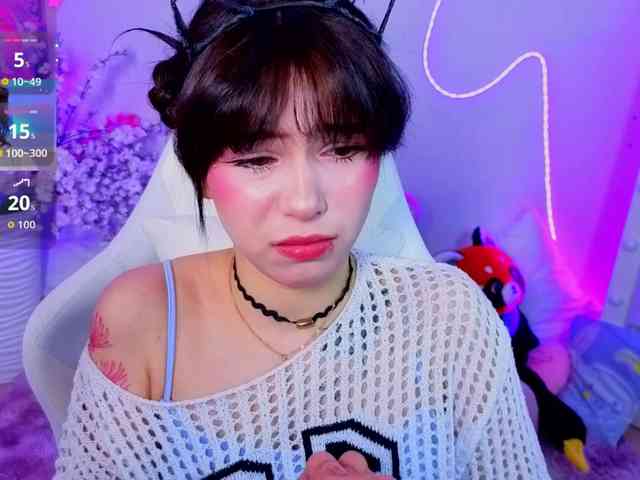 CoralineJones webcam