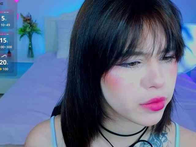 CoralineJones webcam