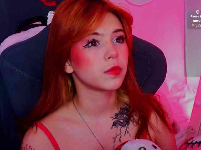 CoralineJones webcam