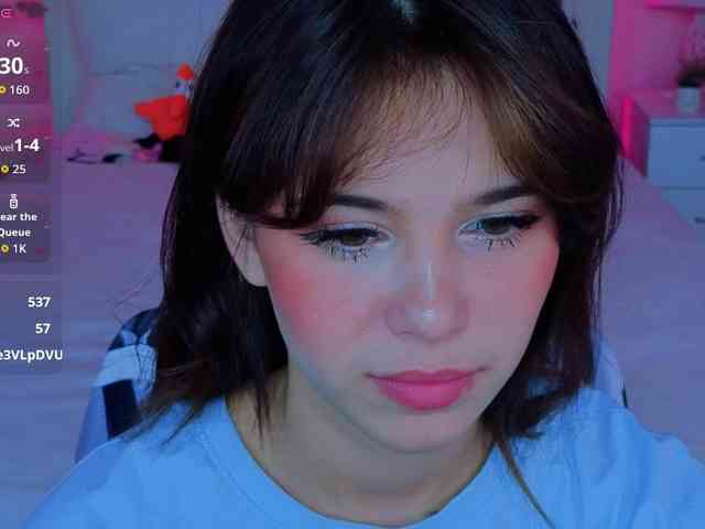 CoralineJones webcam