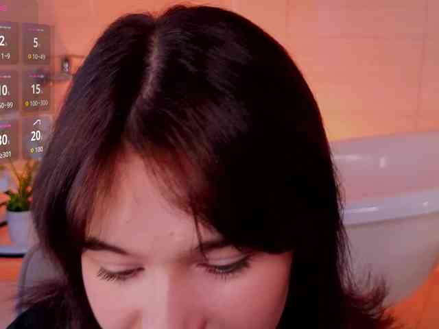 CoralineJones webcam