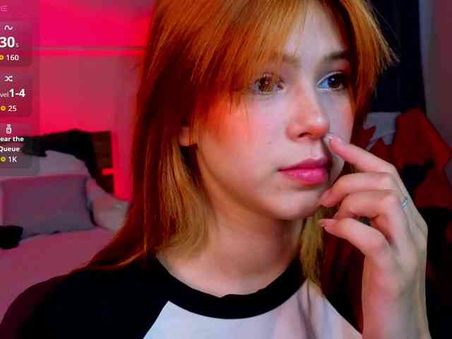 CoralineJones webcam