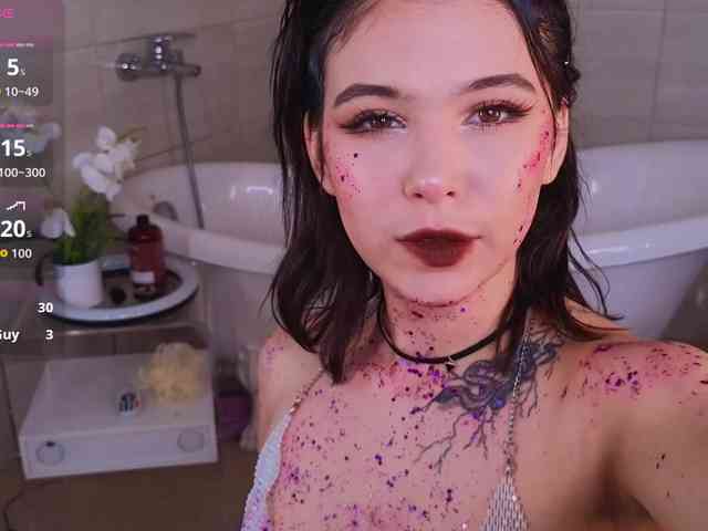 CoralineJones webcam
