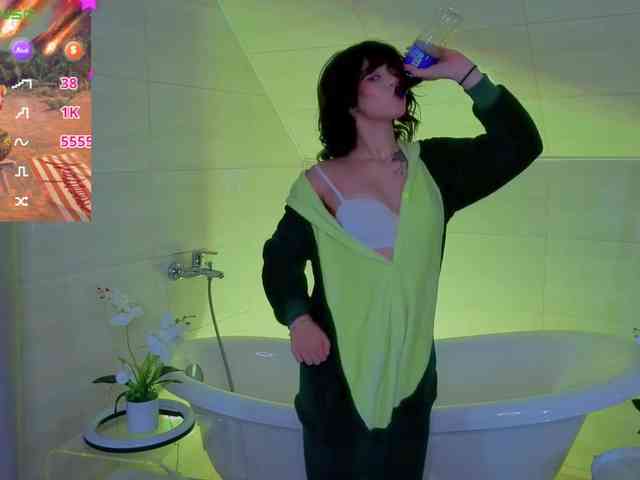 CoralineJones webcam