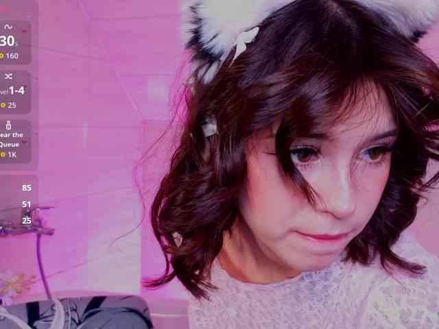 CoralineJones webcam