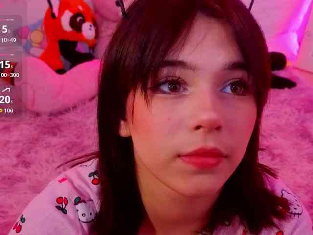 CoralineJones webcam