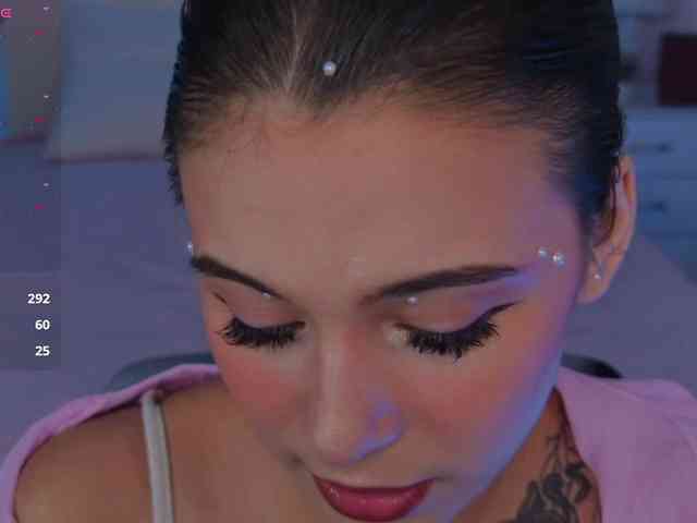 CoralineJones webcam
