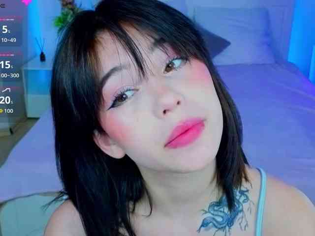 CoralineJones webcam