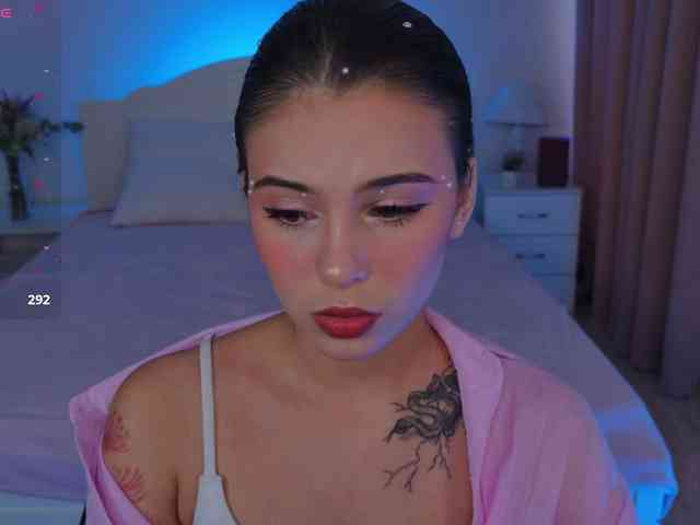 CoralineJones webcam